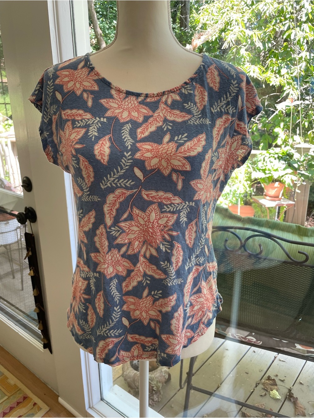 Nicole Miller Women’s Blue 100% LINEN Floral Cap Sleeve Top